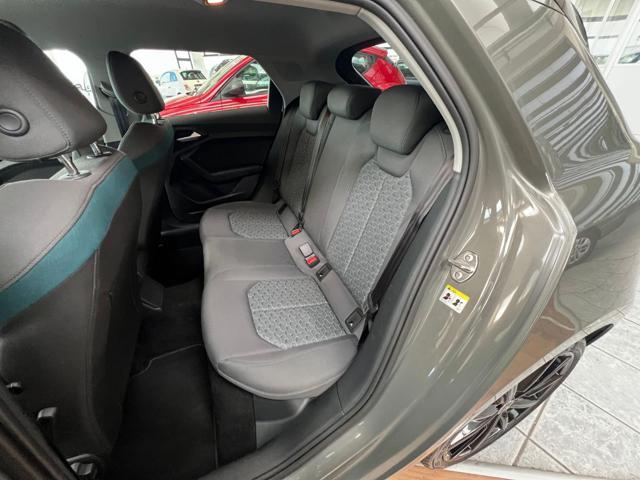 AUDI A1 SPB 35 TFSI S tronic S line edition-CERCHI 18 DARK