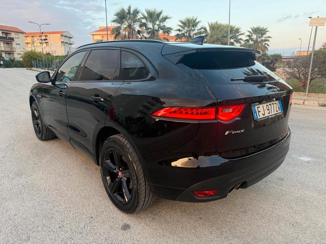 Jaguar F-Pace 2.0 D 180 CV AWD R-Sport