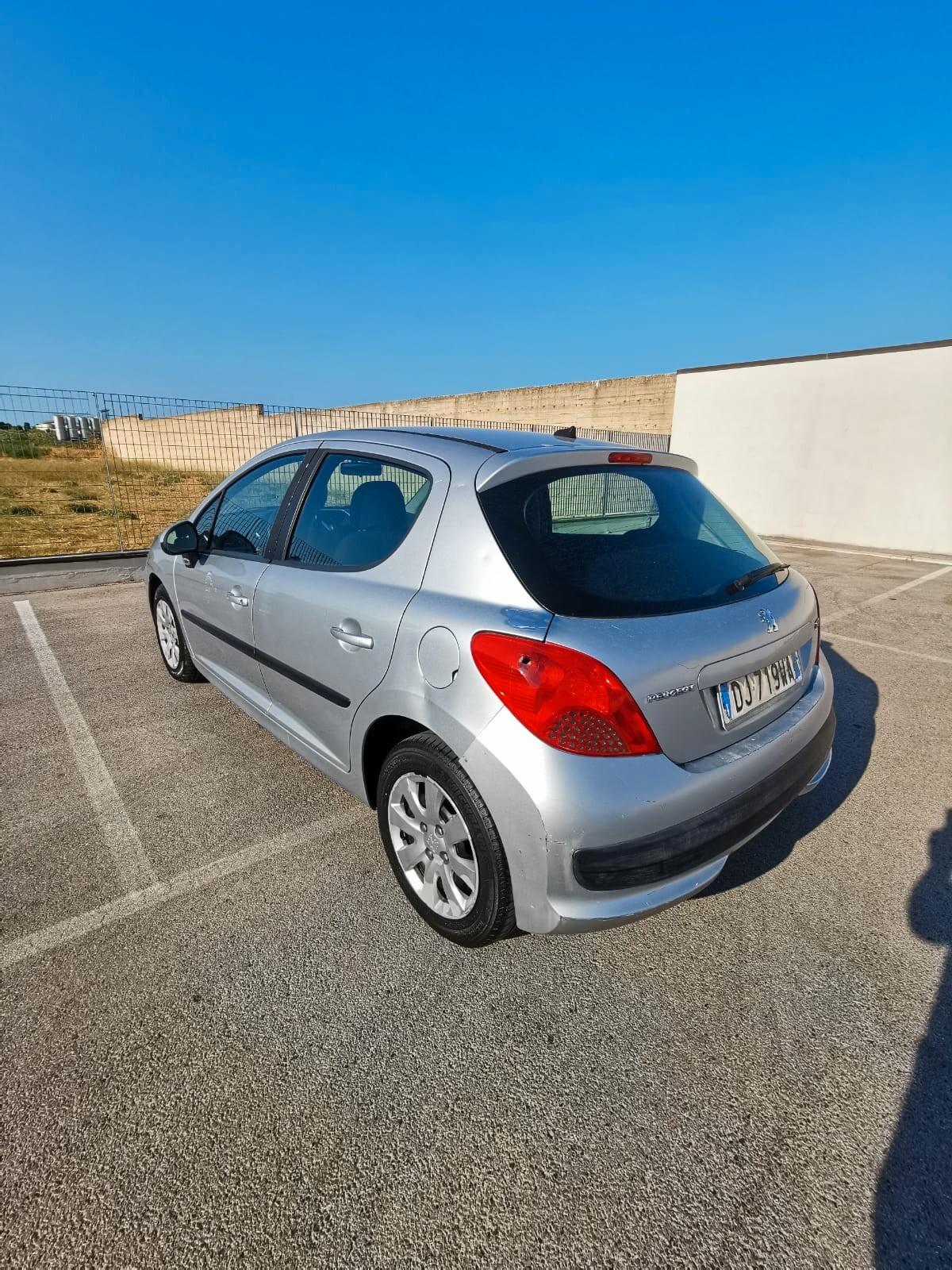 Peugeot 207 1.4 HDi 70CV 5p. ONE Line NEOPATENTATI