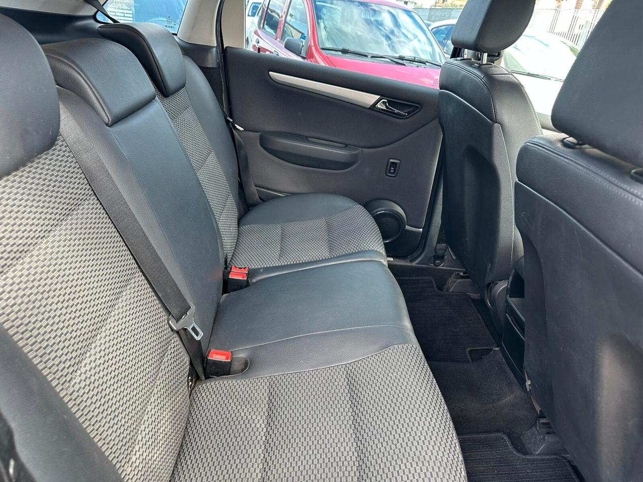 Mercedes-benz B 180 CDI Premium-06/2010