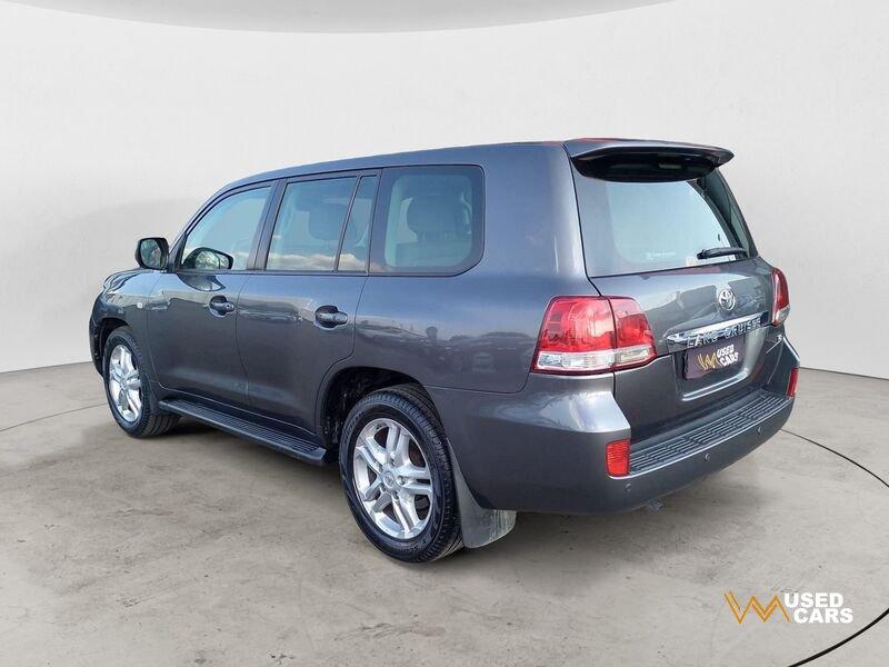 Toyota Land Cruiser V8 Land Cruiser V8 4.5 D4-D 5 posti