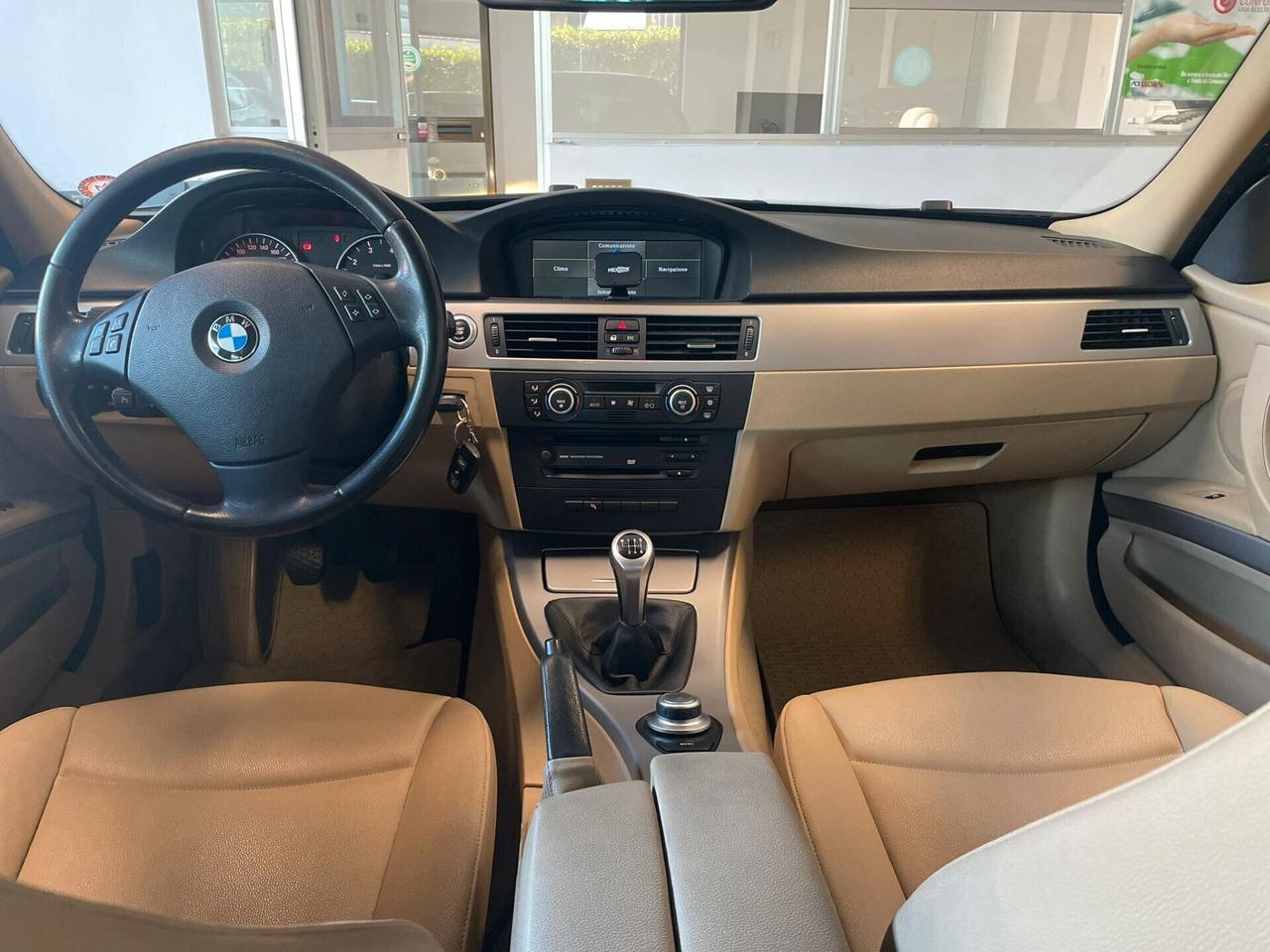 BMW 320 i *NAVI* PELLE*