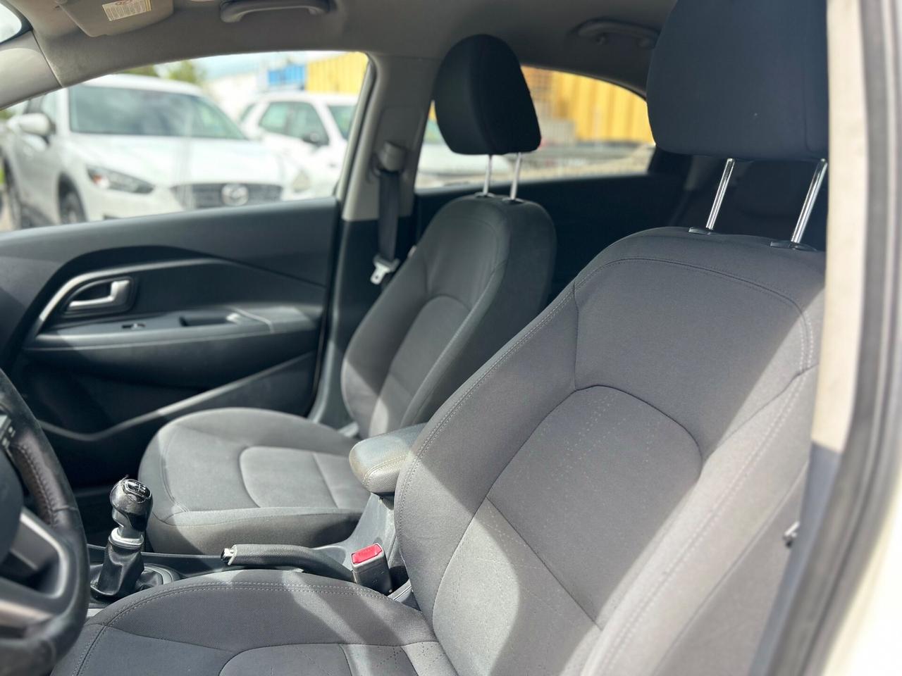 Kia Rio 1.1 CRDi WGT 5p. EX
