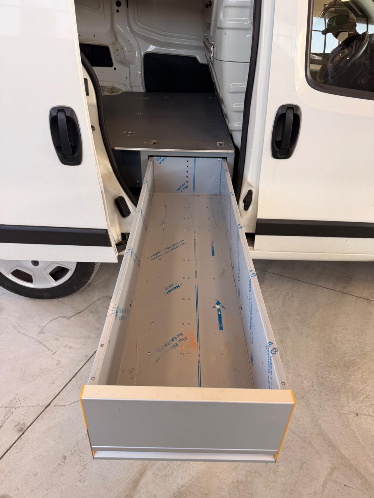 Fiat Fiorino 1.3 MJT 95CV Cargo Adventure IVA ESPOSTA