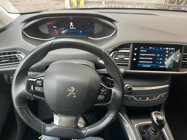 Peugeot 308 BlueHDi 130 S&S Allure Sensori ant.post. Retrocamera 12/2020 Restyling Cockpit