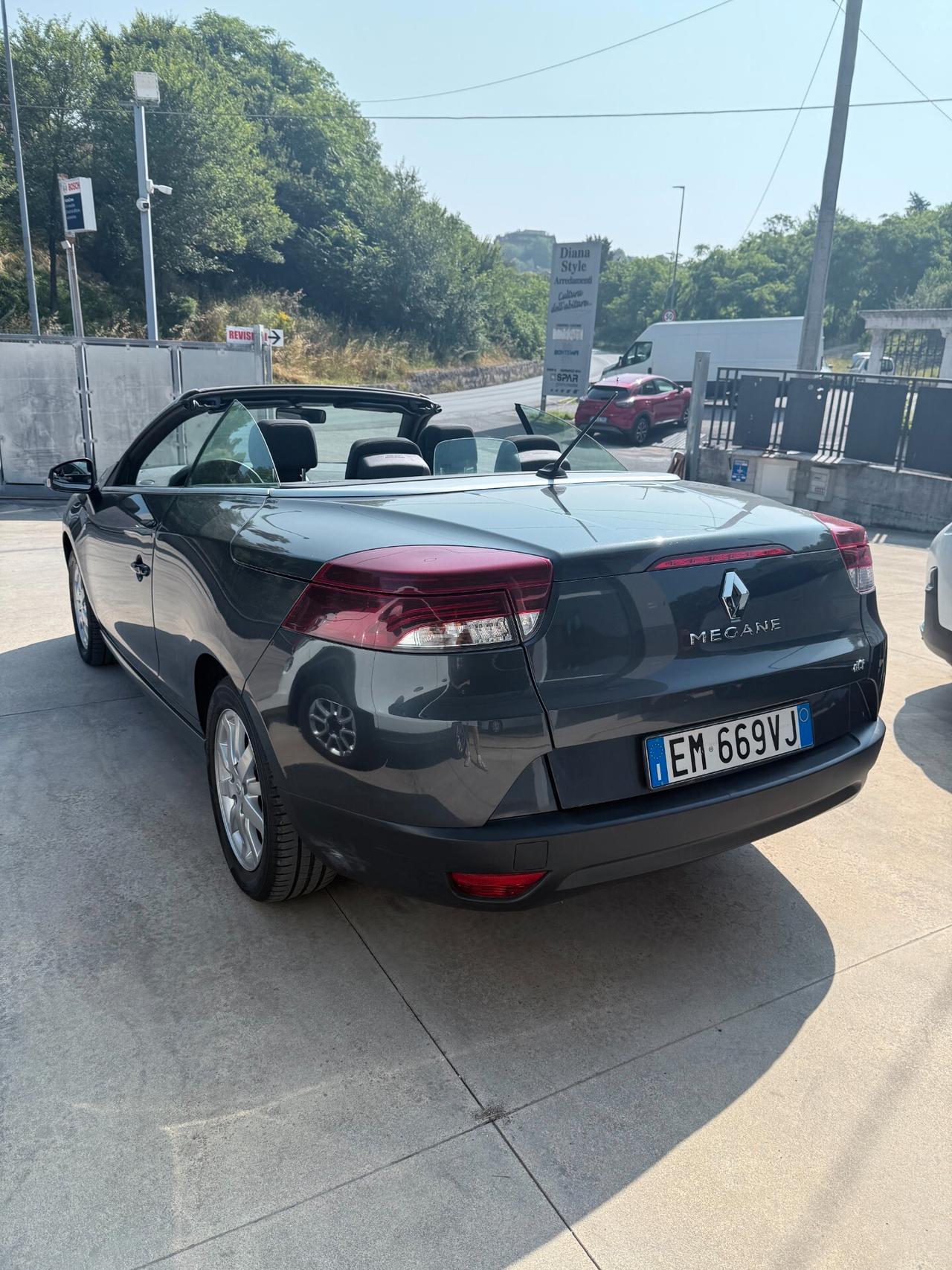 Renault Megane Mégane C-C 1.5 dCi 110CV Wave Edition