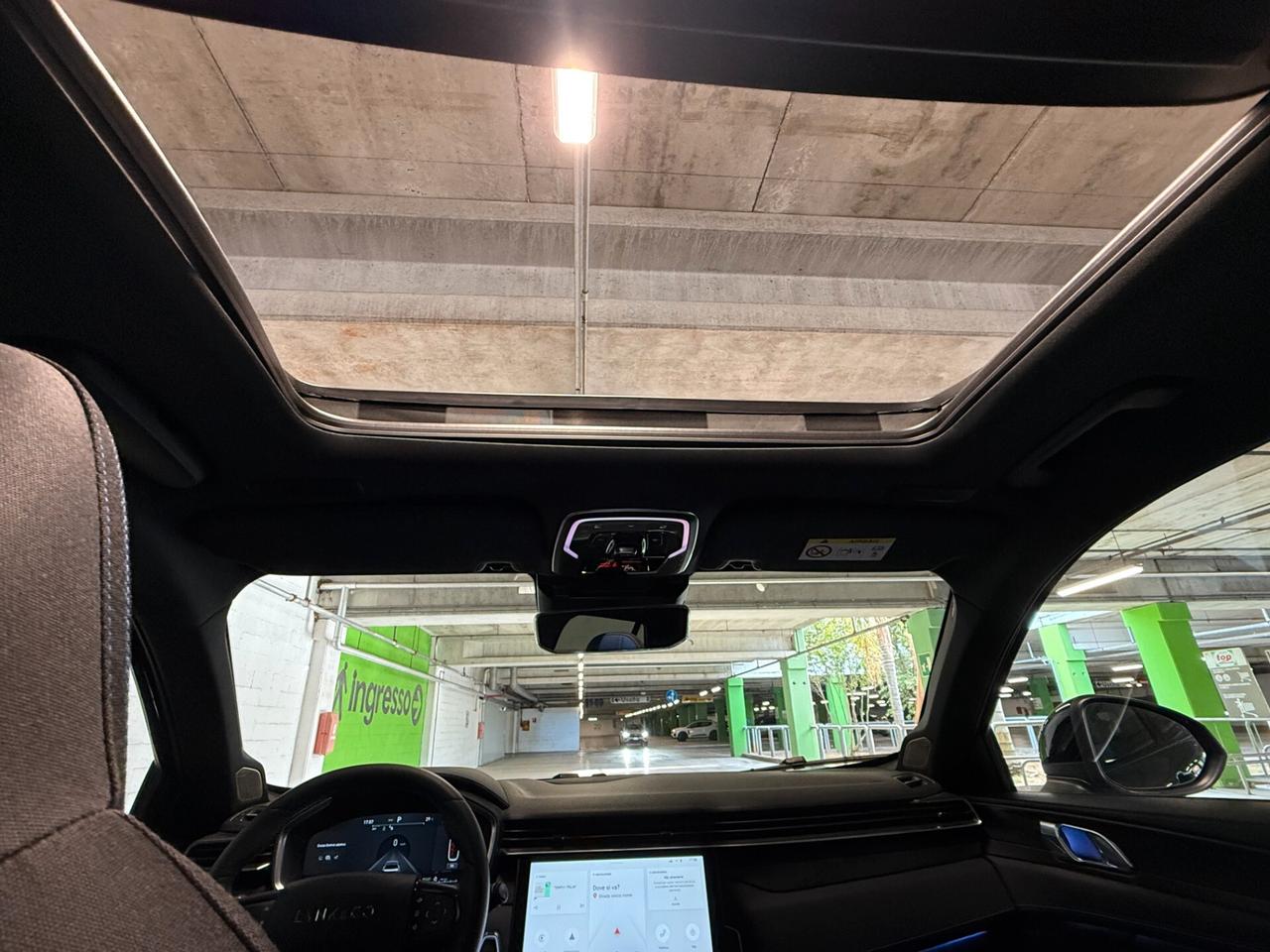 Lynk&co 01 PHEV More