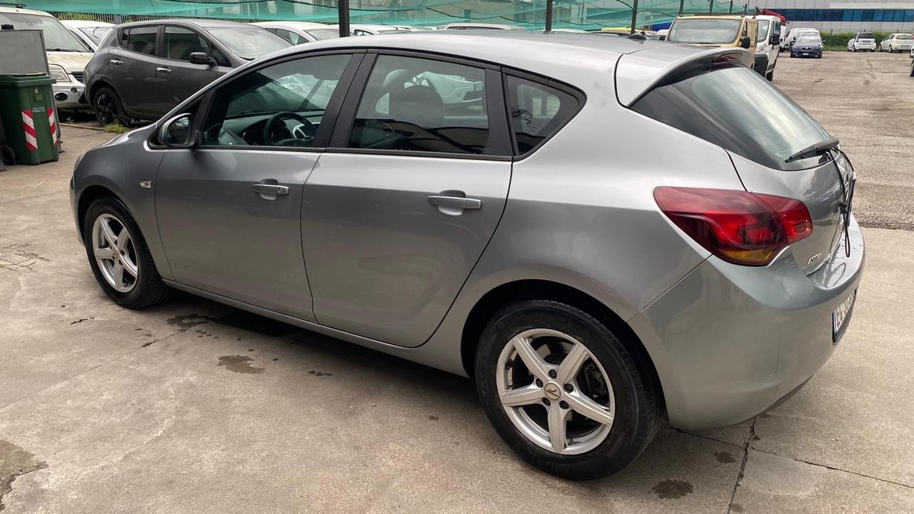 Opel Astra 1.7 CDTI 110CV 5 porte Cosmo