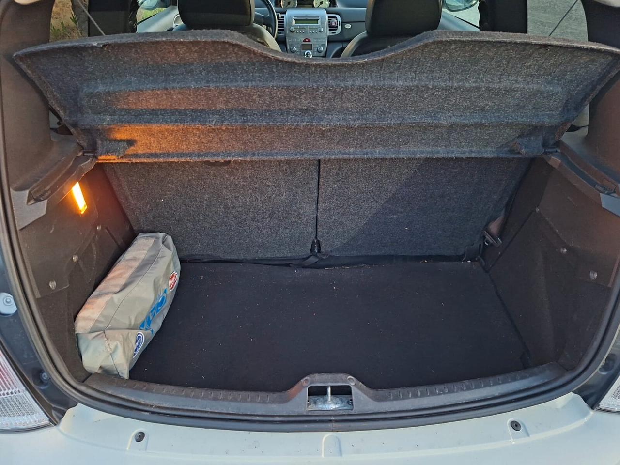 Lancia Ypsilon 1.2 ModaMilano - OK NEOPATENTATI