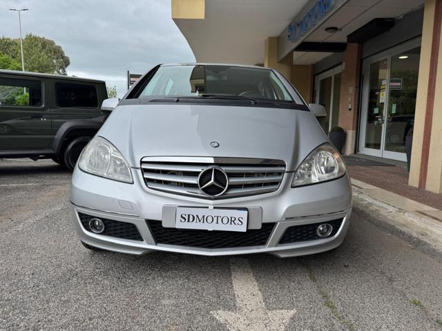 MERCEDES-BENZ A 180 CDI Premium