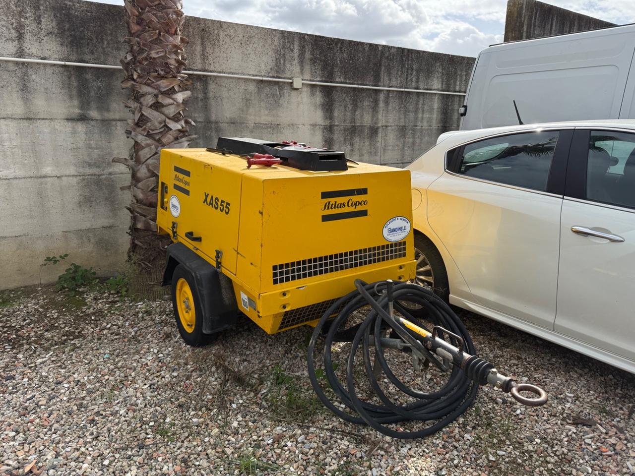 Nissan Cabstar Ribaltabile con Gru 35.15