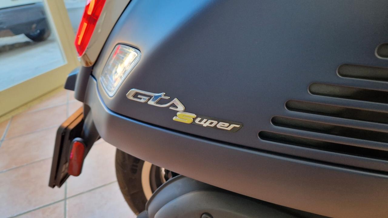 Piaggio Vespa 310 Gts super