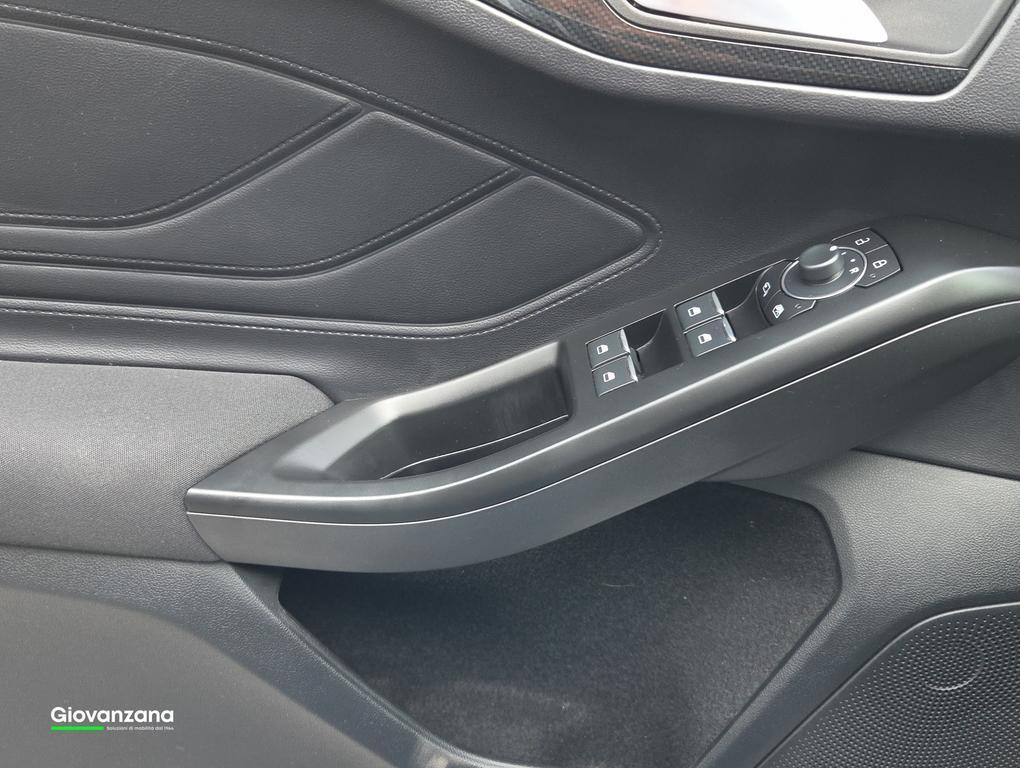 Ford Focus 1.0 EcoBoost Hybrid ST-Line X Powershift