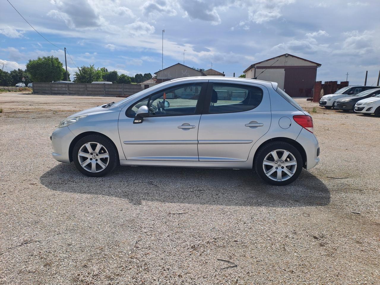 Peugeot 207 1.6 HDi 90CV 5p. XS