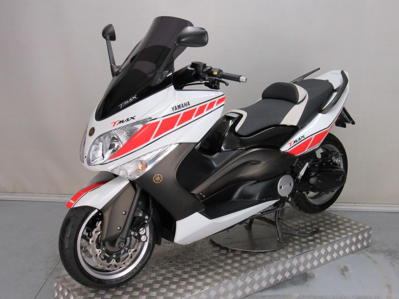 Yamaha T Max WHITEMAX ANNIVERSARY AKRAPOVIC