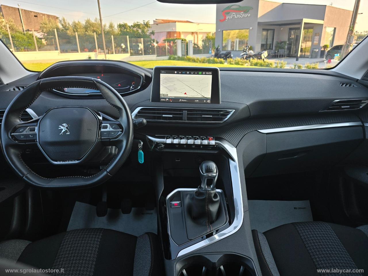 PEUGEOT 3008 BlueHDi 130 S&S Business