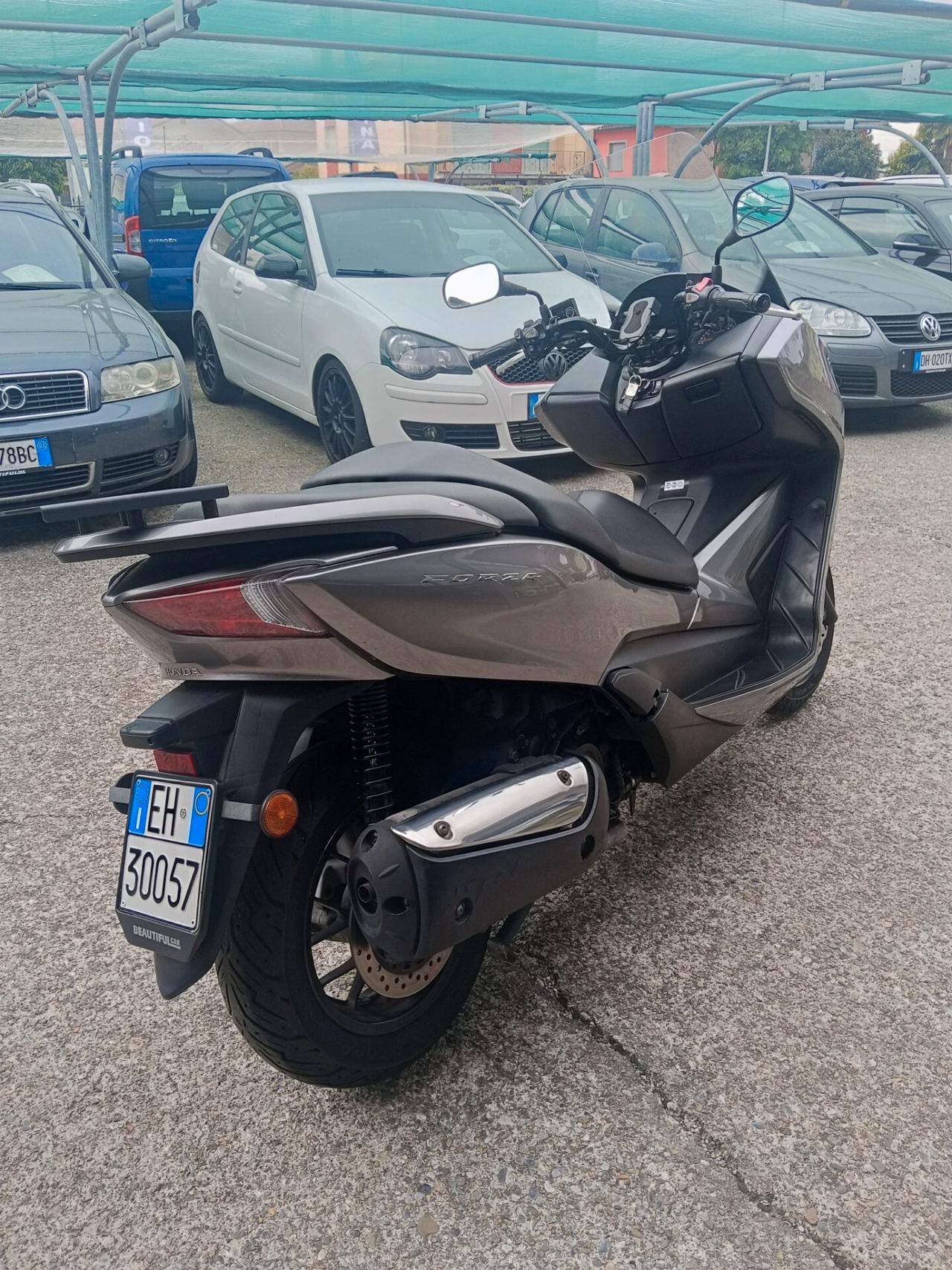 Honda Forza 300