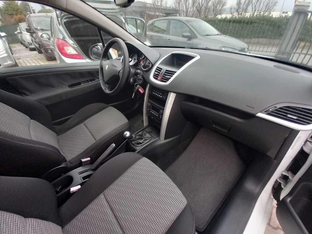 PEUGEOT 207 1,4 BENZINA- OK NEOPATENTATI