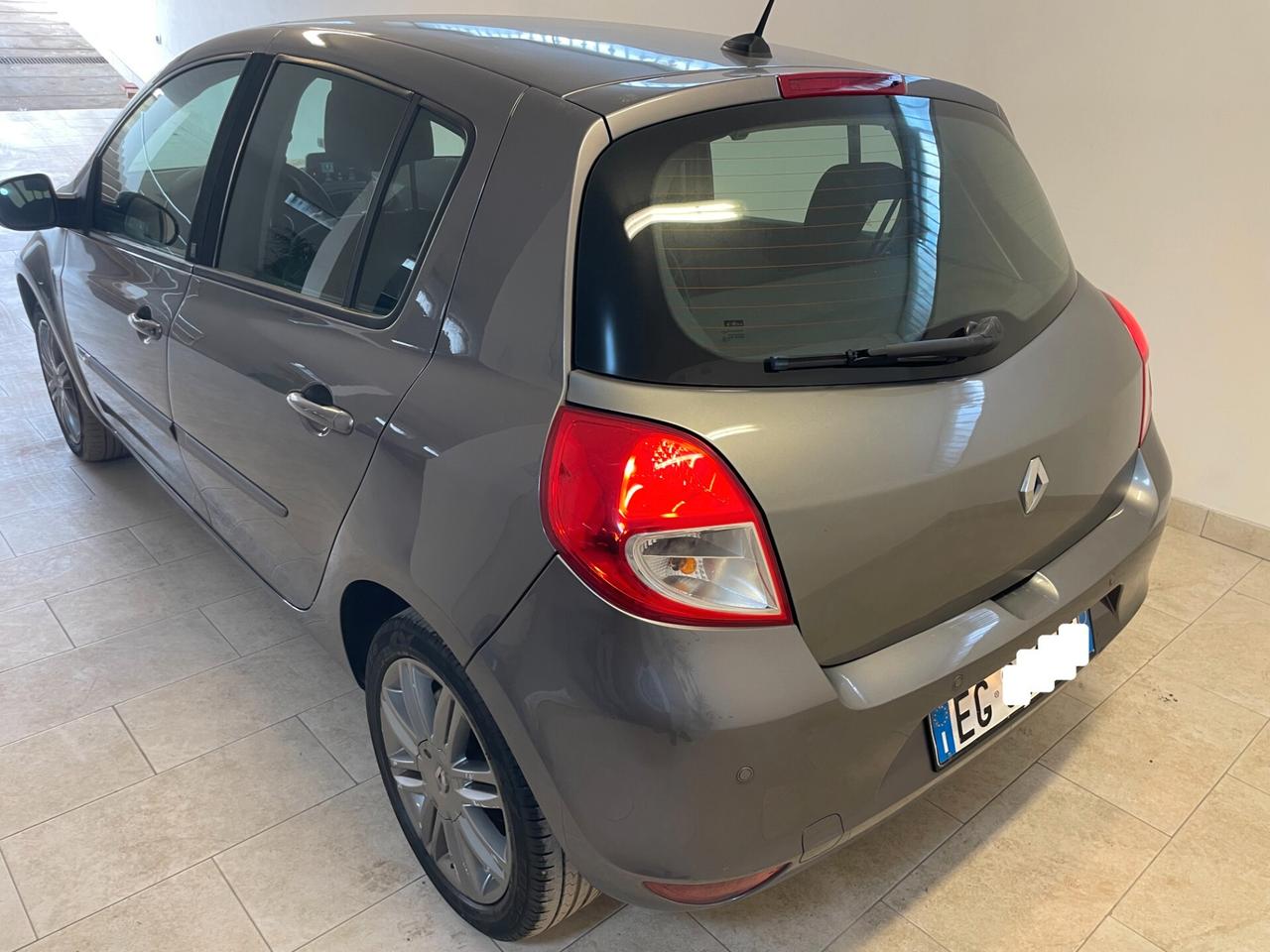 Renault Clio 1.2 5P Live! FULL OPTIONAL TAGLIANDATA NEOPATENTATI