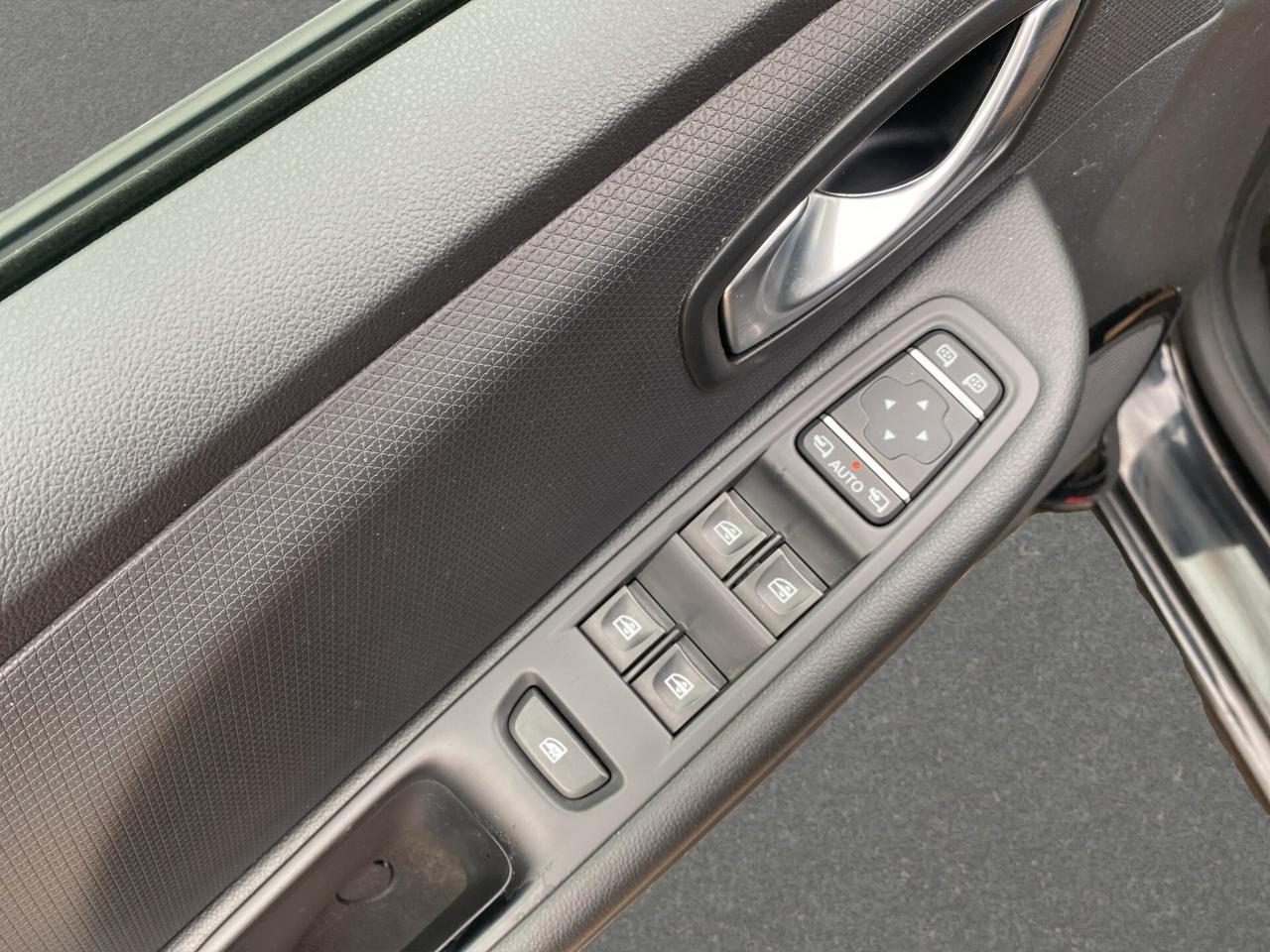 Renault Clio TCe 12V 90 CV GPL 5 porte Moschino Life