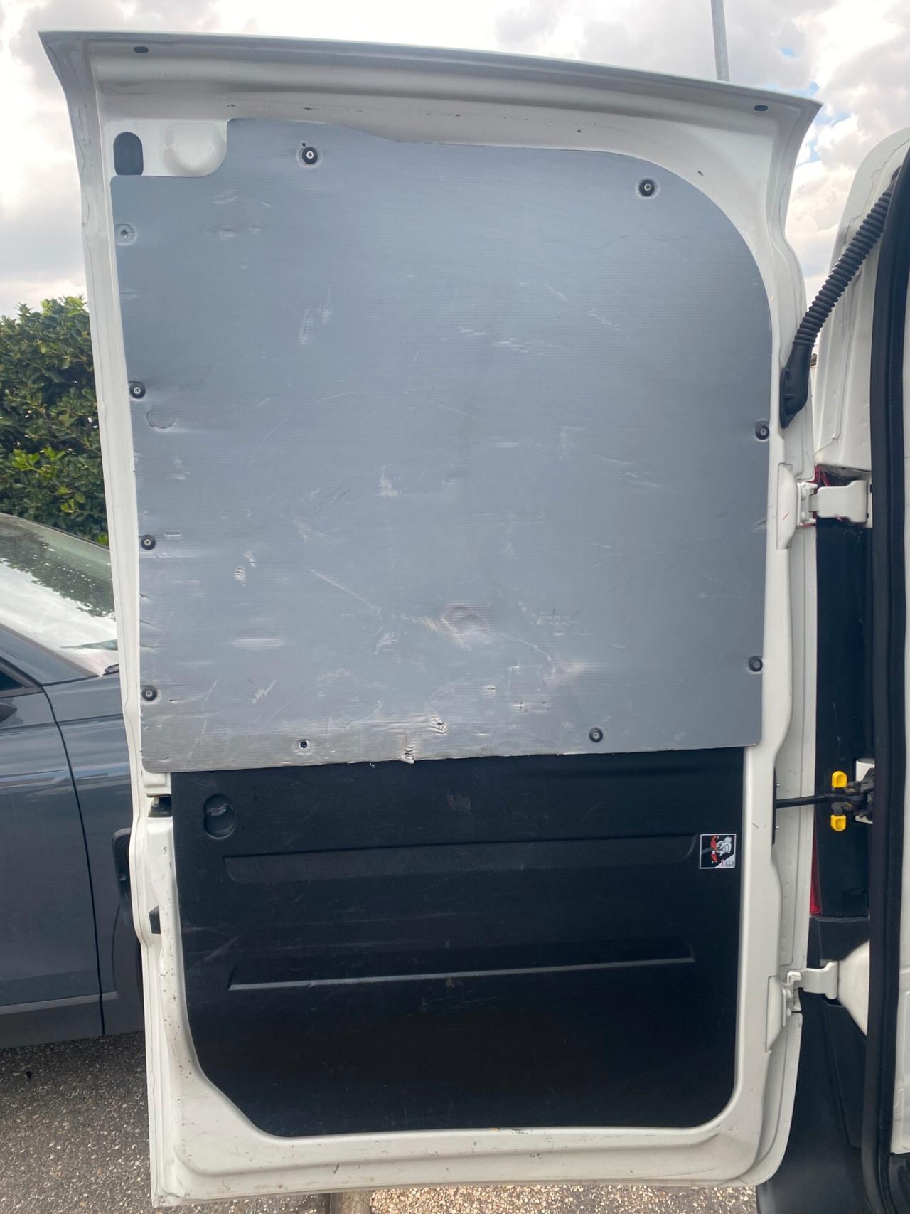 FIAT DOBLO' 1.6 105CV 3POSTI PC-TN Cargo LOUNGE