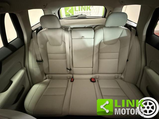 VOLVO V60 B4 (d) aut Ultimate Dark IVA ESP. GARANZIA 24