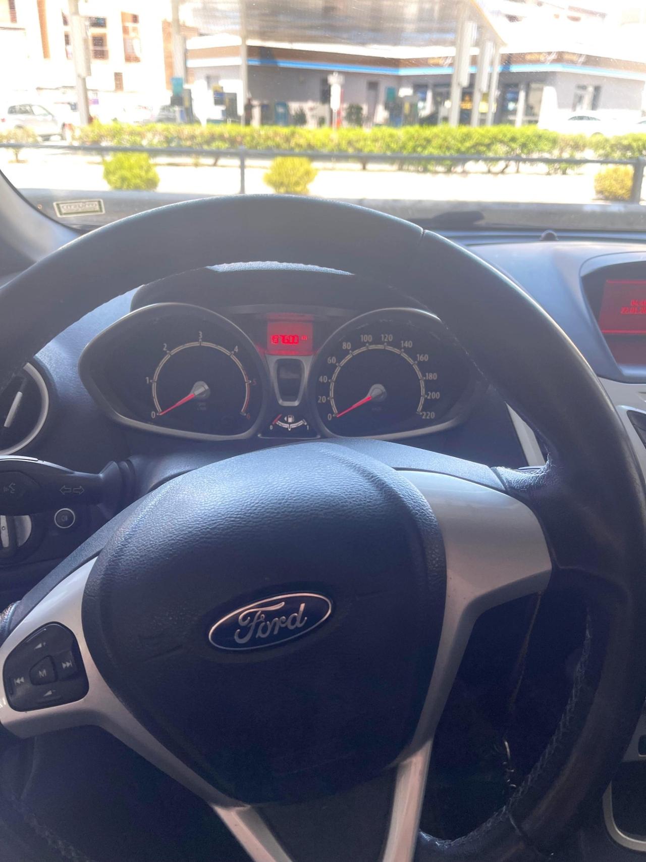 Ford Fiesta 1.4 TDCi 70CV 5 porte Titanium