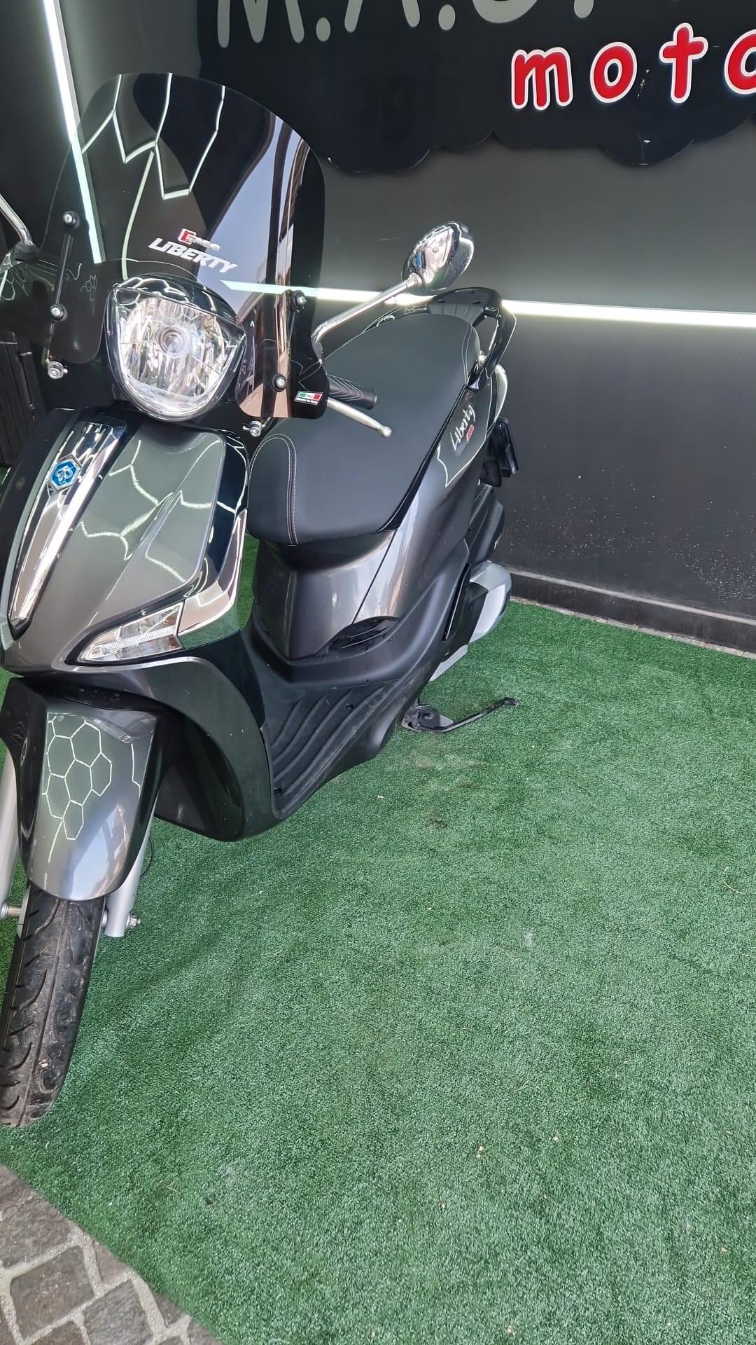 Piaggio Liberty S 125 BASE