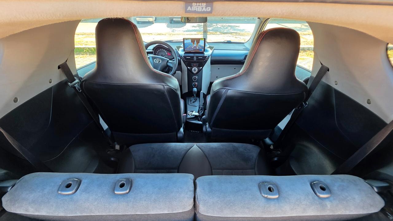 Toyota iQ 1.0 CVT Trend
