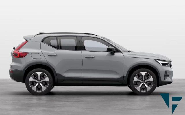 VOLVO XC40 B3 automatico Plus Dark