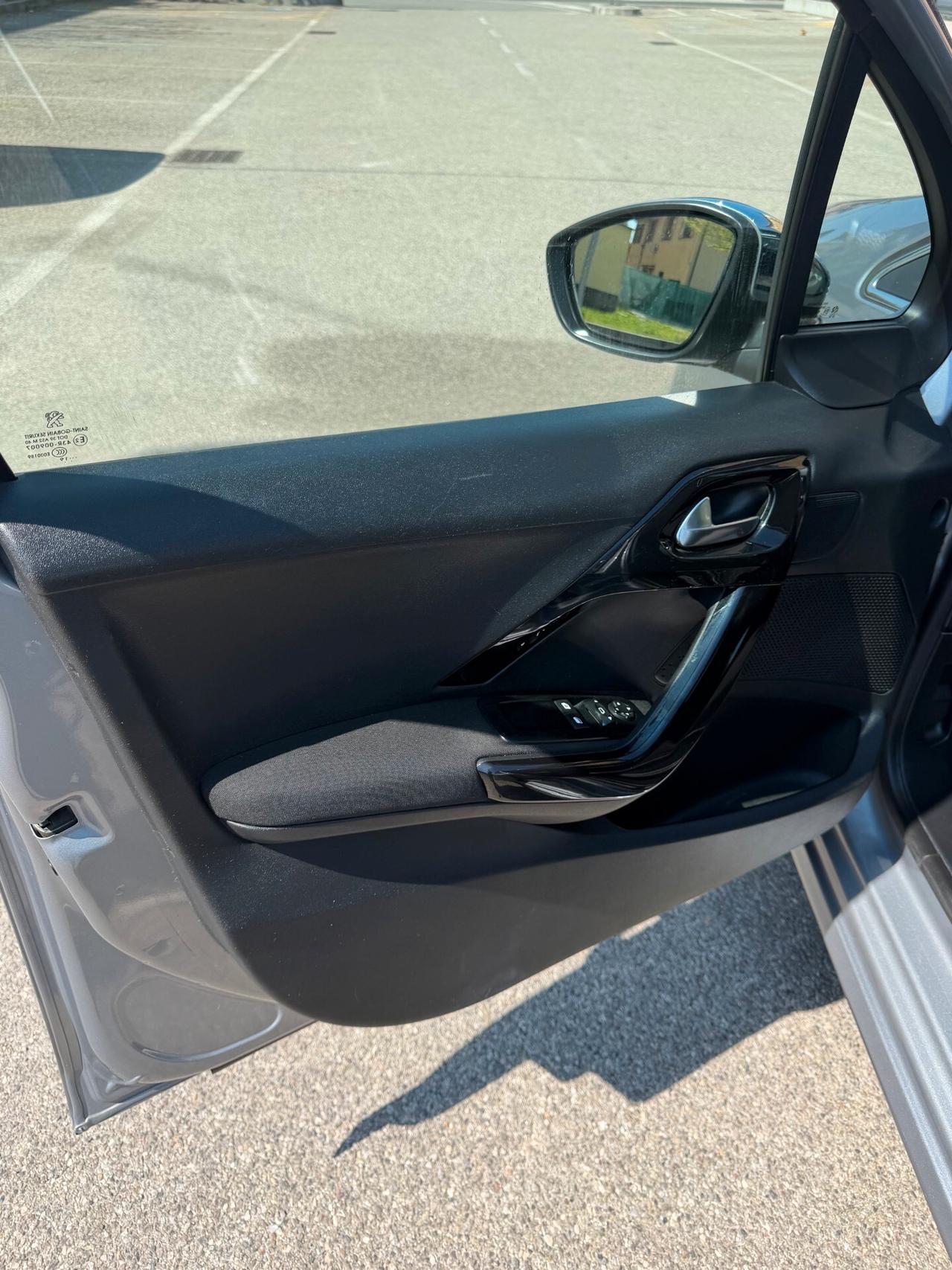 Peugeot 208 1.5 - NEOP. - NAV. - 12 MESI DI GARANZIA -