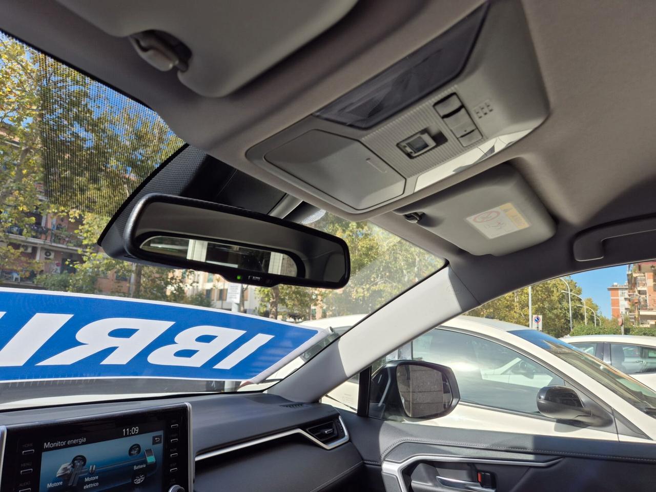 Toyota RAV4 2.5 HV E-CVT 2WD Business