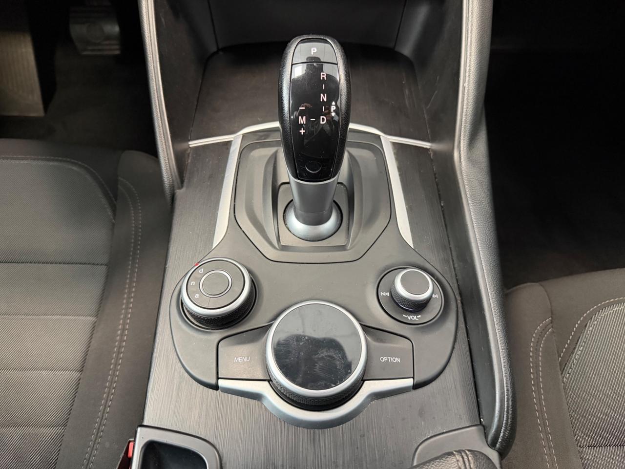 Alfa Romeo Giulia 2.2 Turbodiesel 180 CV Business Sport