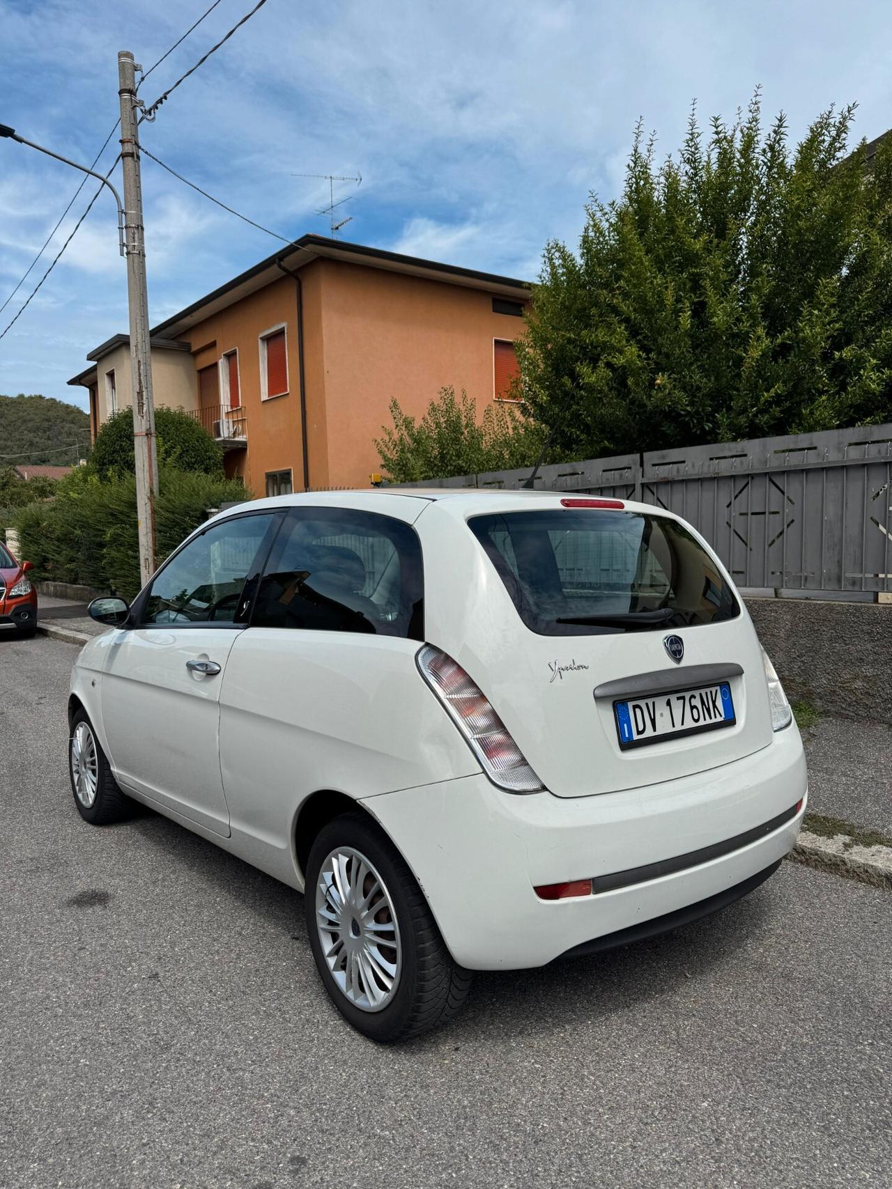 Lancia Ypsilon 1.2 benzina 2009 OK NEOPATENTATI