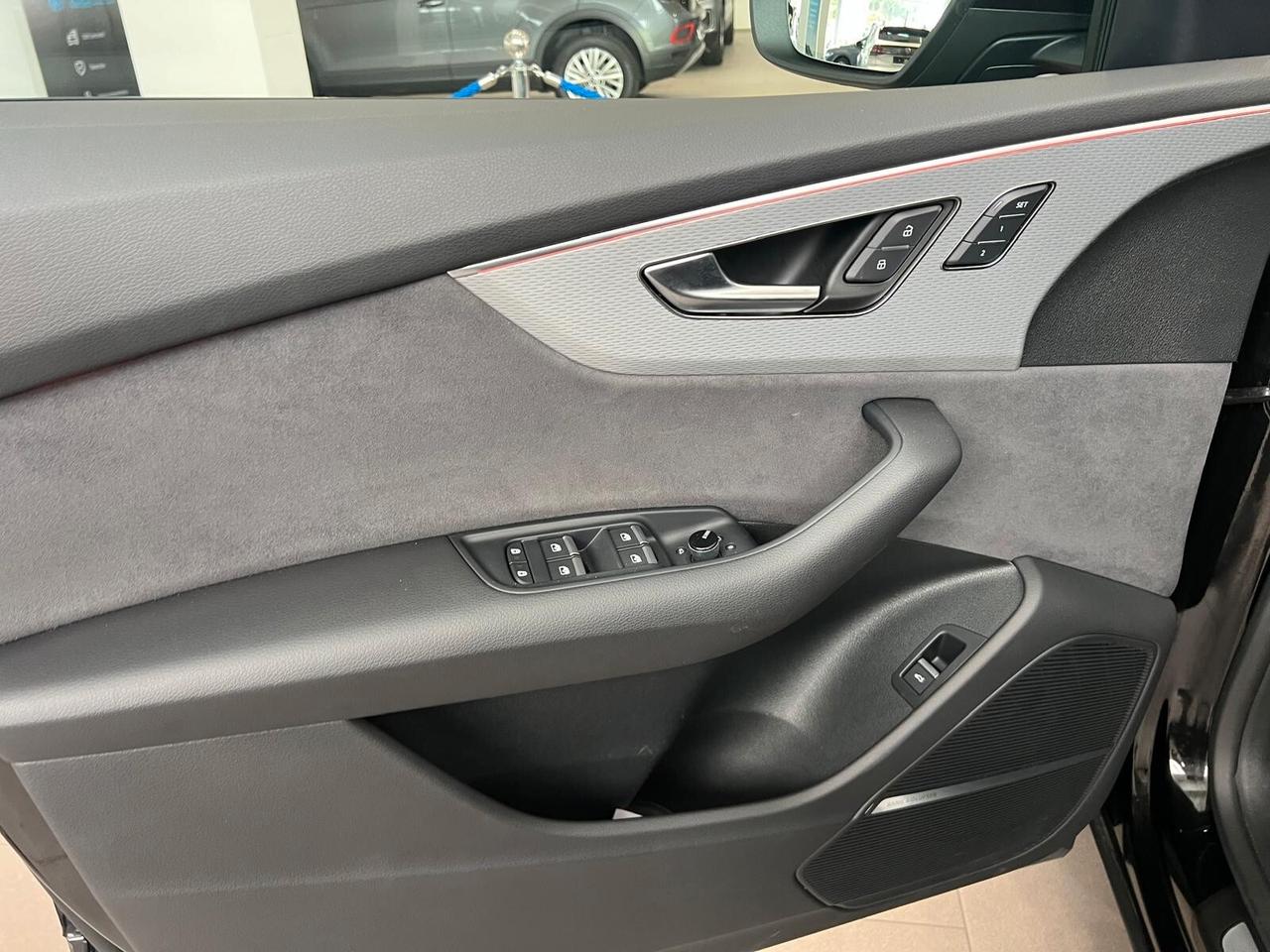 Audi Q8 SQ8 SUV TFSI quattro tiptronic 14000KM
