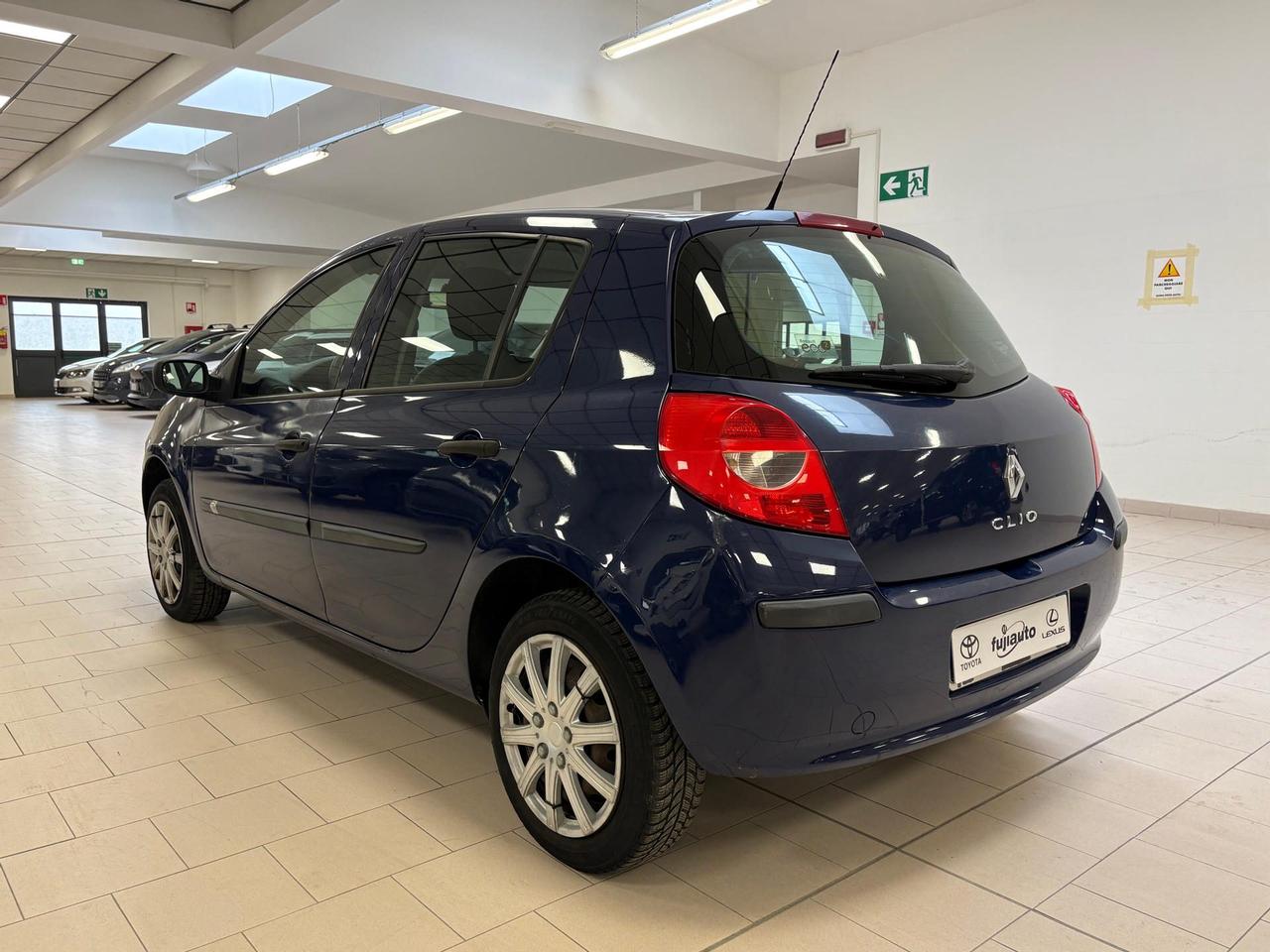 Renault Clio 5p 1.2 16v (pack) 65cv