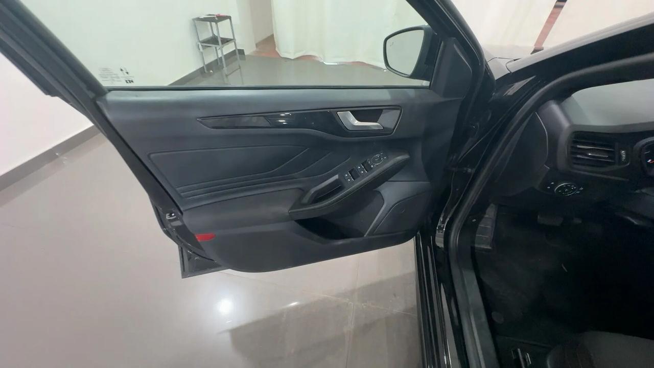 Ford Focus 1.0 EcoBoost Hybrid 155 CV Powershift 5p. ST-Line
