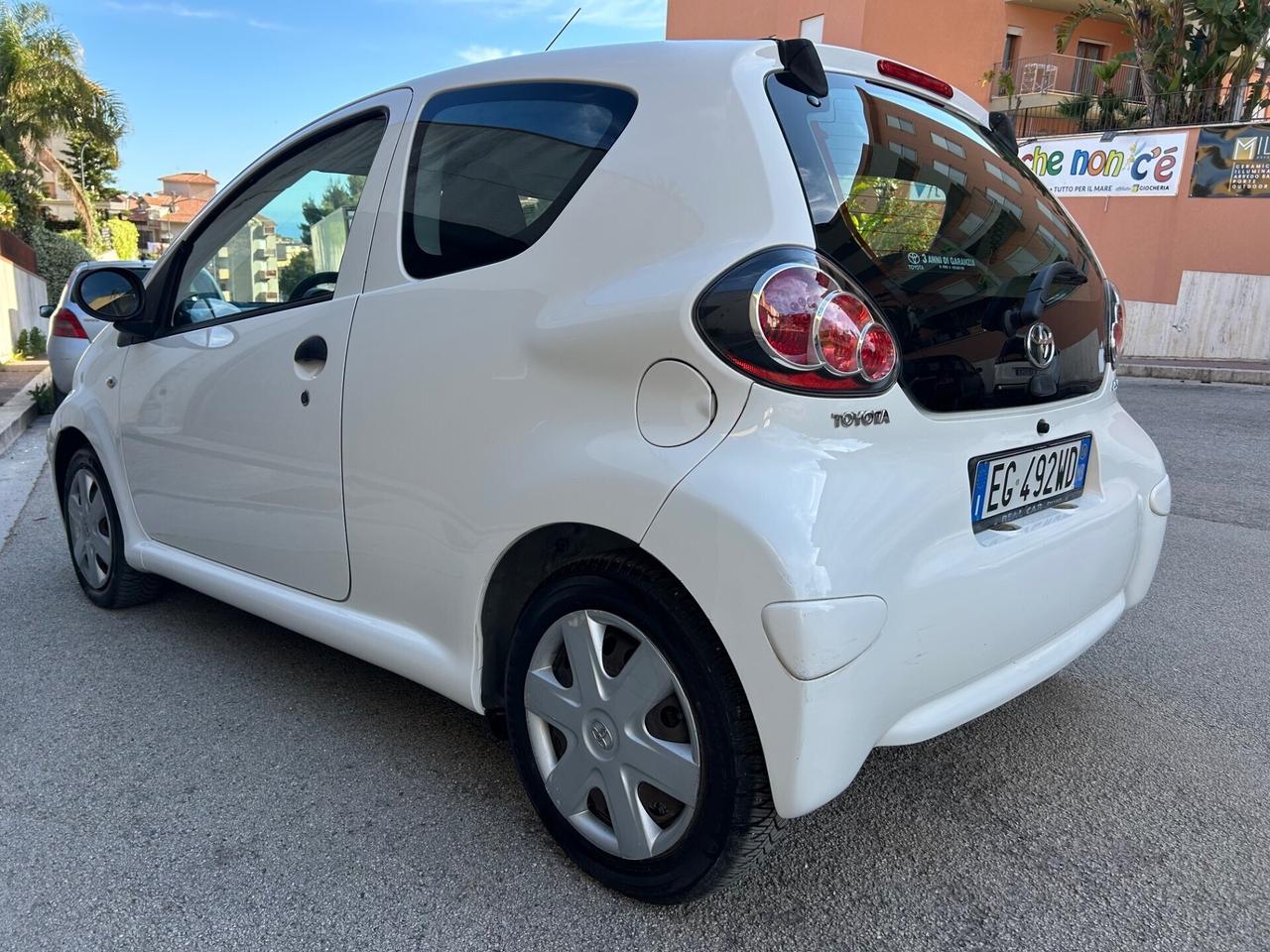 Toyota Aygo 1.0 BENZ . IDEALE PER NEO PATENTATI