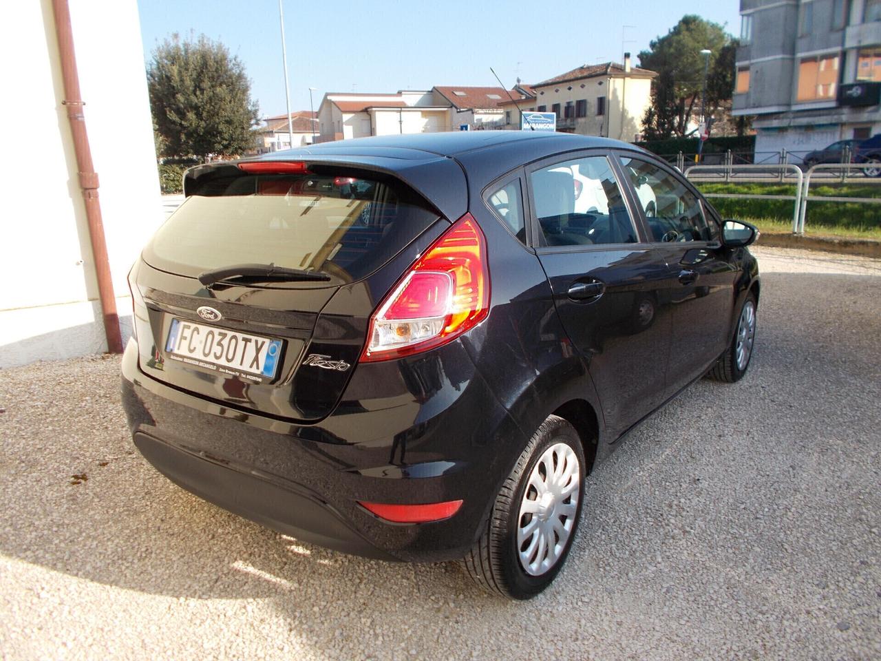 Ford Fiesta 1.5 TDCi 75CV 5 porte Titanium