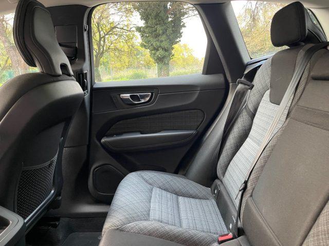 VOLVO XC60 2.0 B4 AWD AUTOMATICA CERCHI DA 19" FARI FULL LED