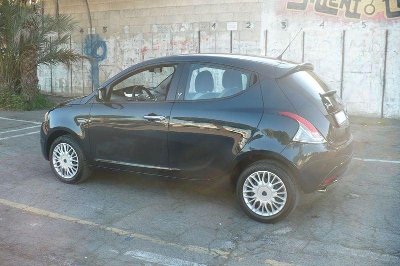 Lancia Ypsilon 1.2 69 CV 5 porte Gold