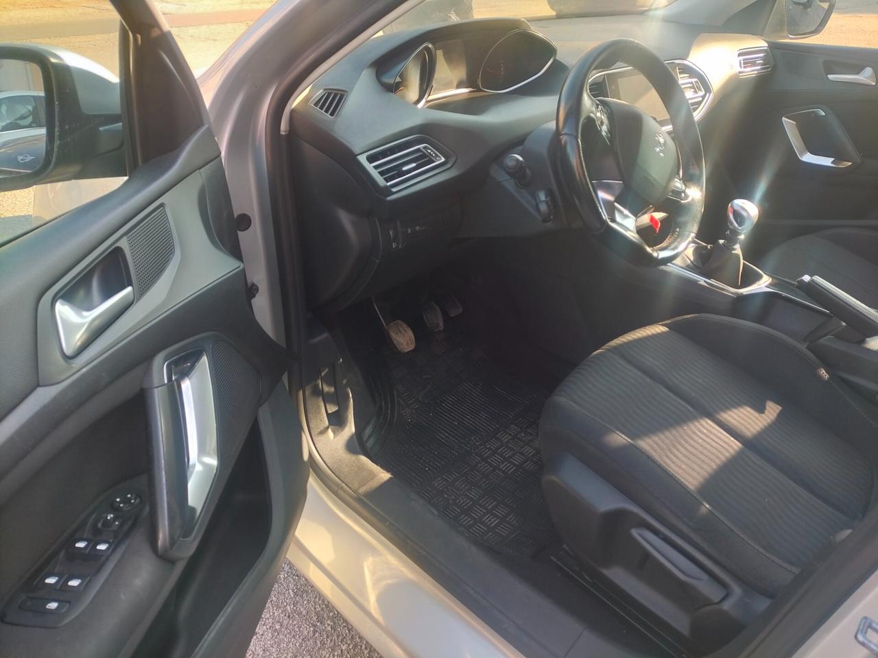 Peugeot 308 BlueHDi 120 S&S SW Business