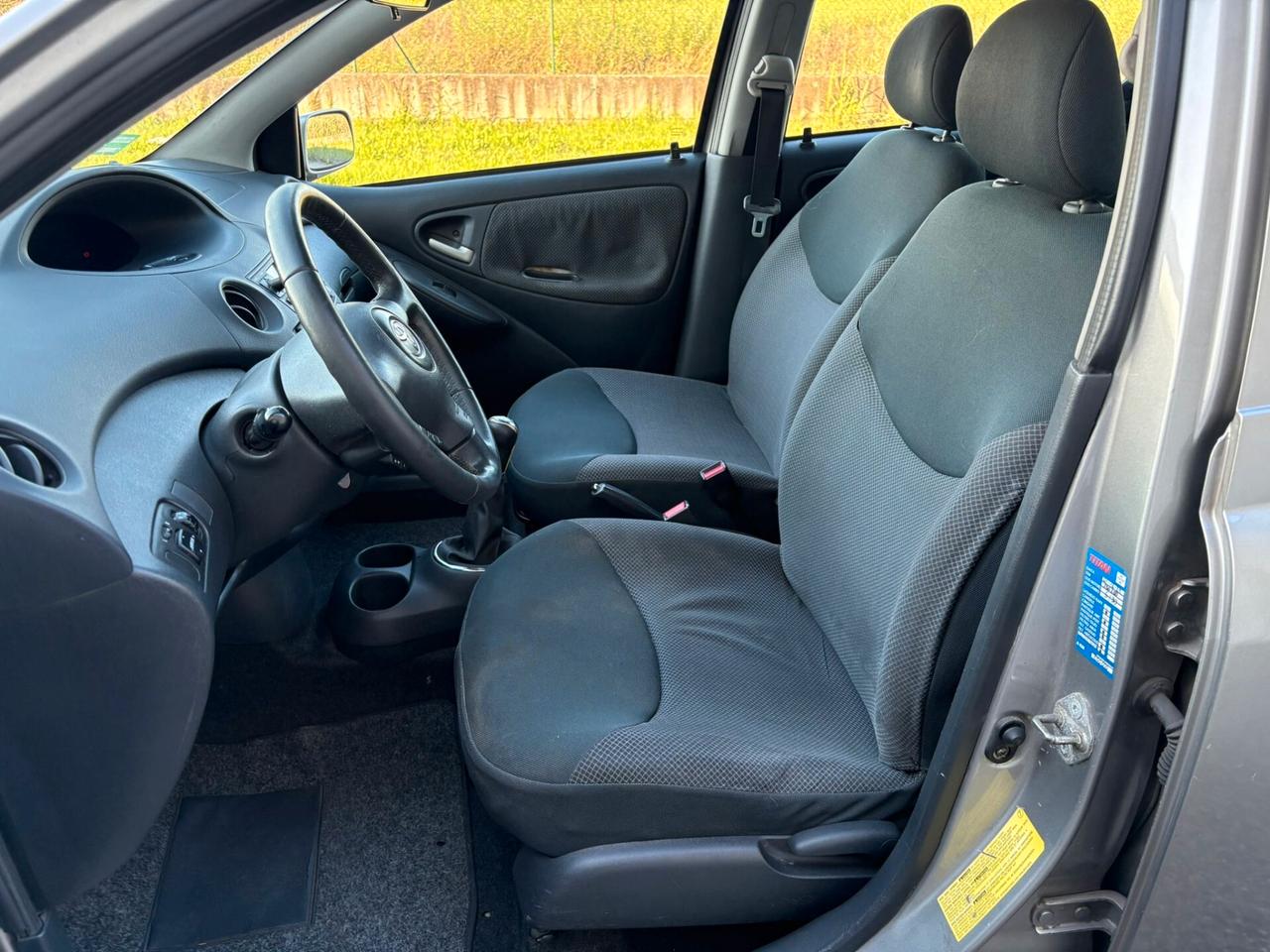 Toyota Yaris 1.3 87cv NEOPATENTATI