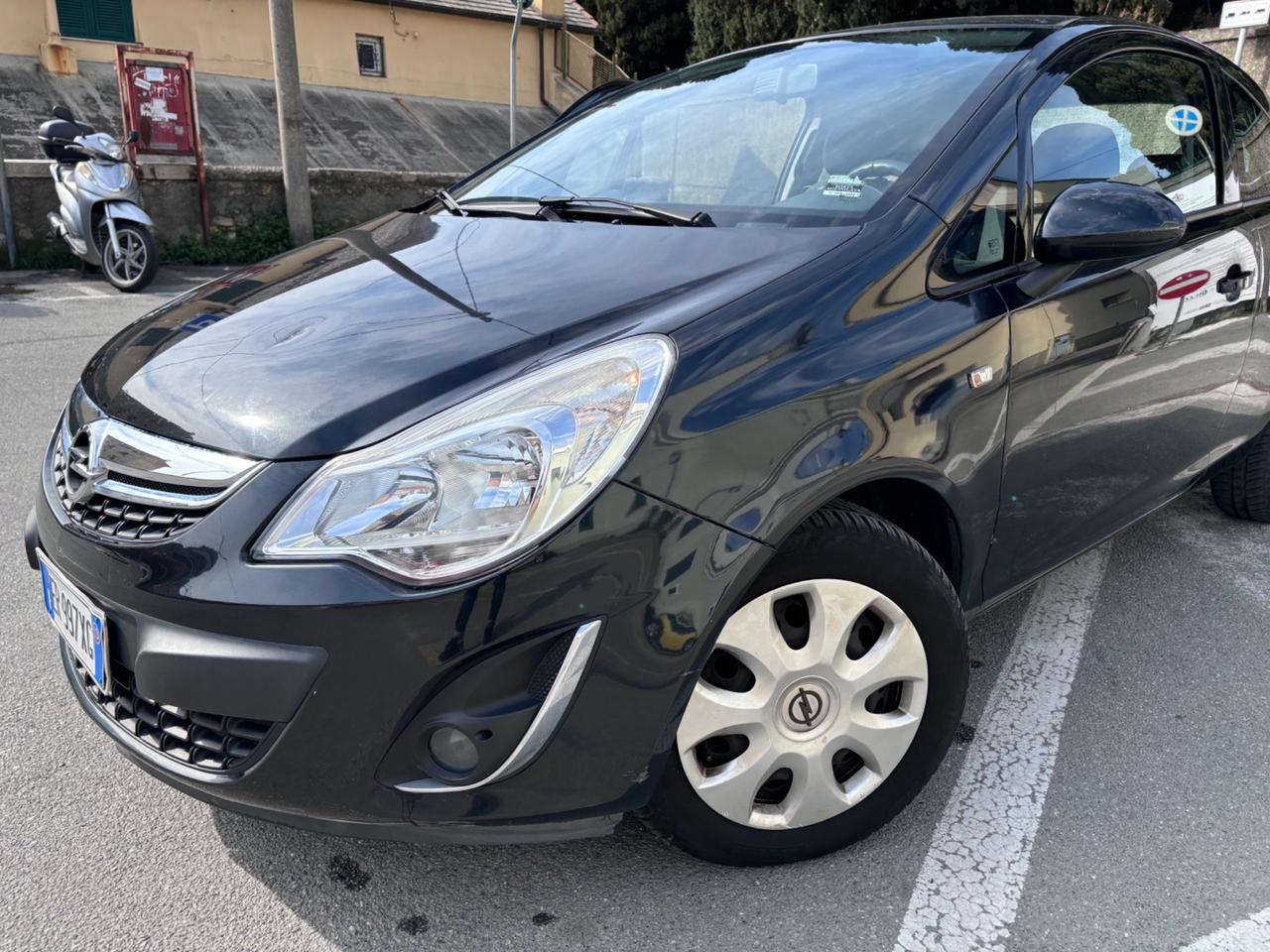 Opel Corsa 1.2 85CV 3 porte GPL-TECH b-color