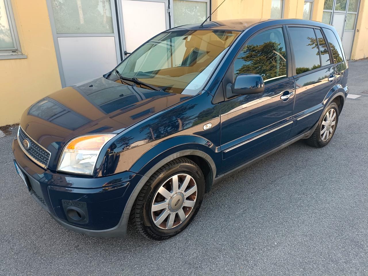 Ford Fusion 5p. GPL