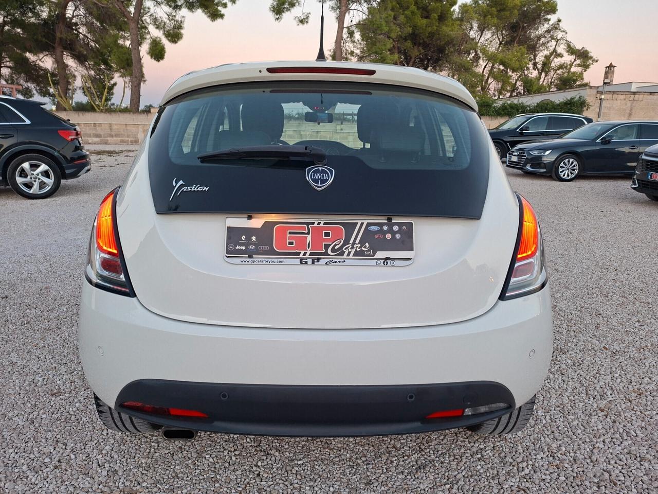 Ypsilon 1.3 MJT 95 CV 5p Platinum *XENON-PELLE*