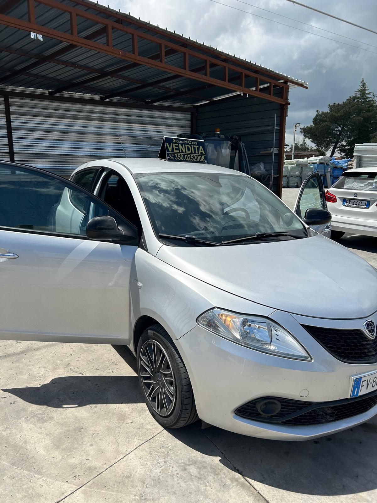 Lancia Ypsilon 1.2 69 CV 5 porte S&S Gold