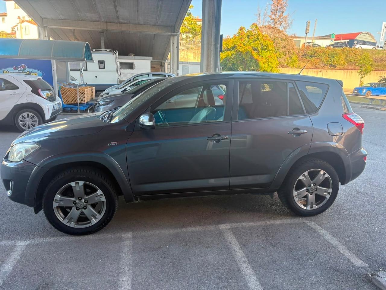 Toyota RAV 4 RAV4 2.2 D-4D 150 CV DPF Luxury automatico
