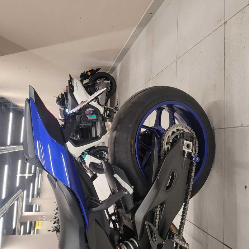 Yamaha YZF R1 - 2023