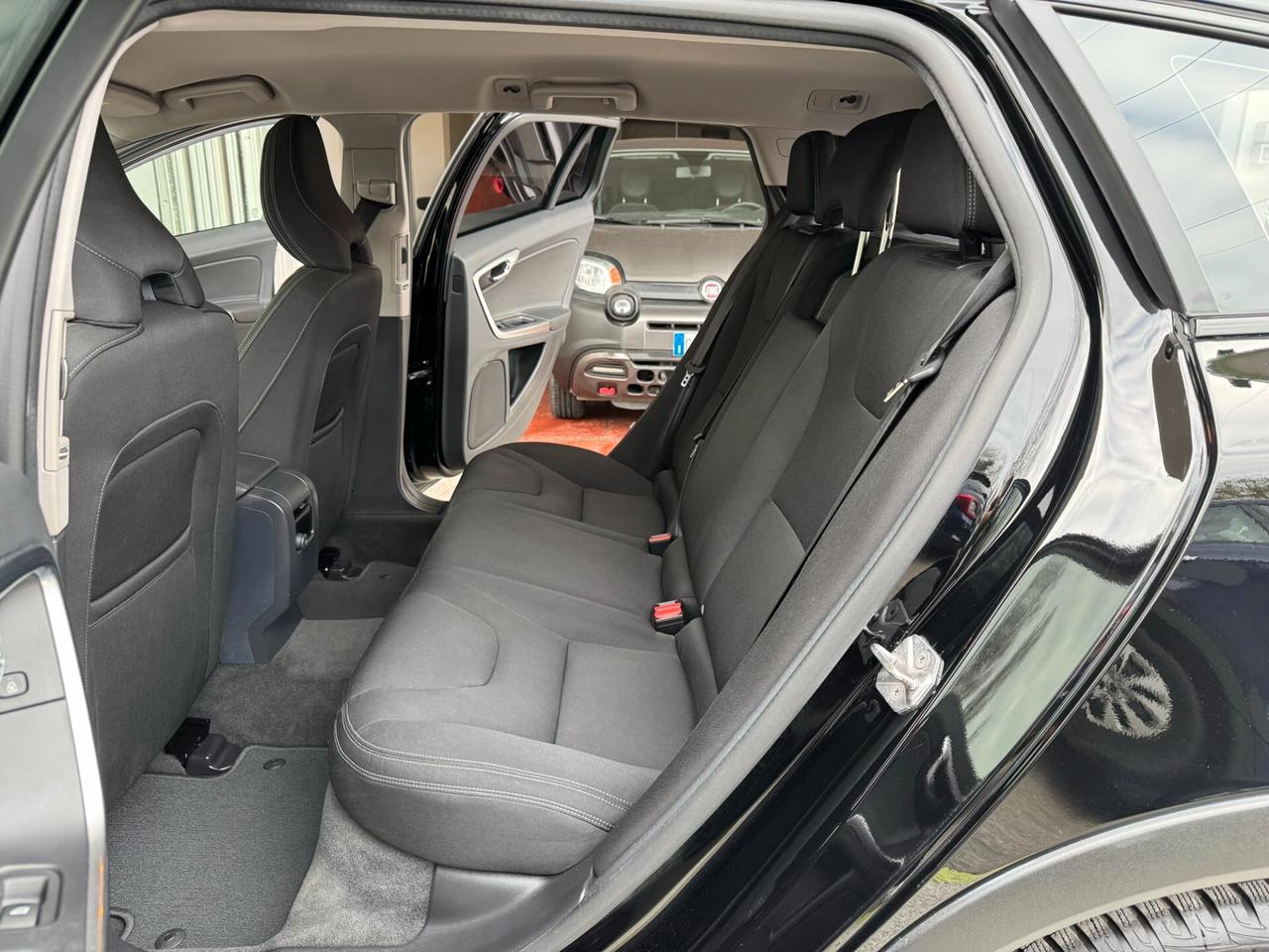 Volvo V60 CrossCountry D3 Business gear GARANZIA24